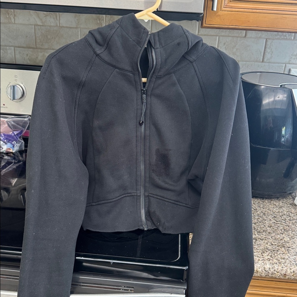 Lululemon black cropped hoodie size 6-8